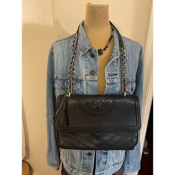 Tory Burch Fleming Distressed flap shoulder bag - Picture 2 of 15